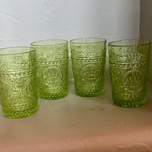 Drinking glasses, lime green with embossed crowns, set of 4